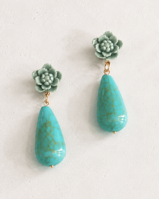 Pendientes Zia con flor de resina azul y gota de turquesa natural