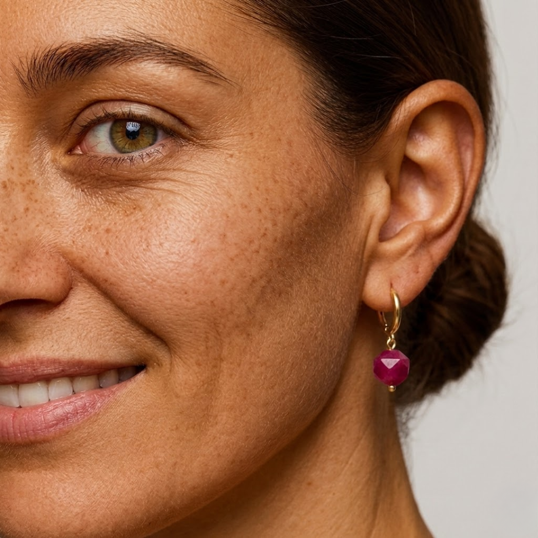 Pendientes Carmesi aro dorado piedra buganvilla artesanales resistentes agua Hanalima